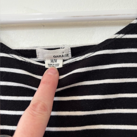🎉4/30$🎉 Garage Striped Black & White Mini Dress – Size M 🤍 - Picture 2 of 5